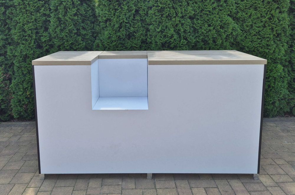 Lada sklepowa używana