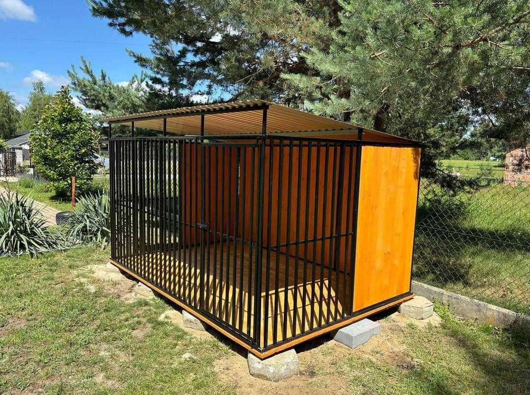 Kojec dla psa-panel-drewno_DOSTAWA