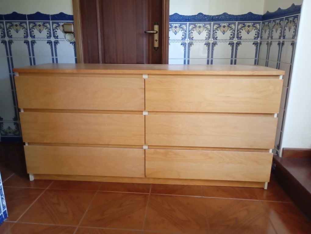 Cómoda com 6 gavetas