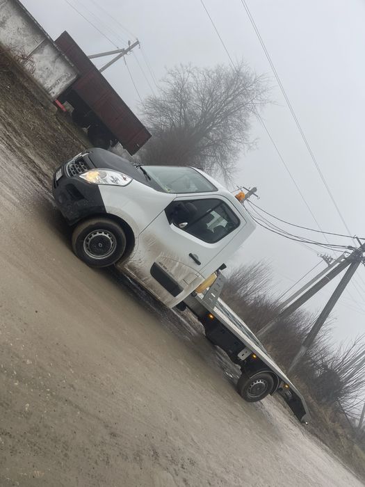 Послуги евакуатора Renault master 2016