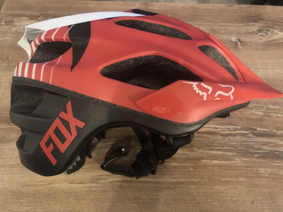 Fox kask rowerowy z regulacją czerwono bialy