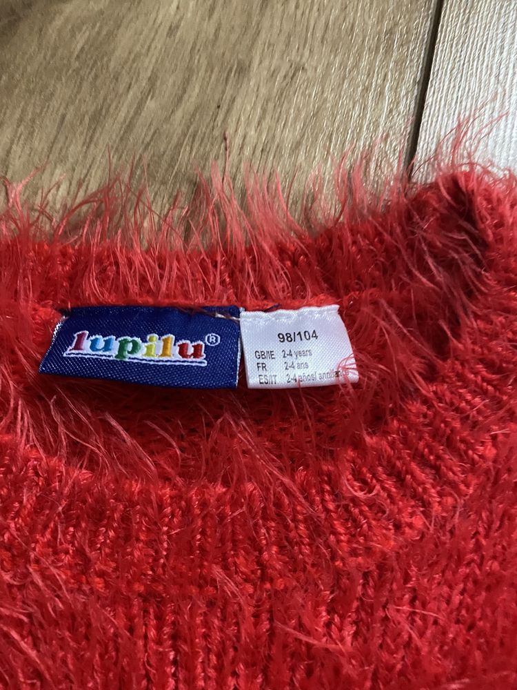 Czerwony sweterek Lupilu