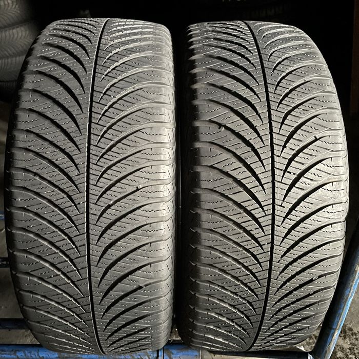 Шини 215/50/17 - 2шт Goodyear Vector4Seasons Gen-2