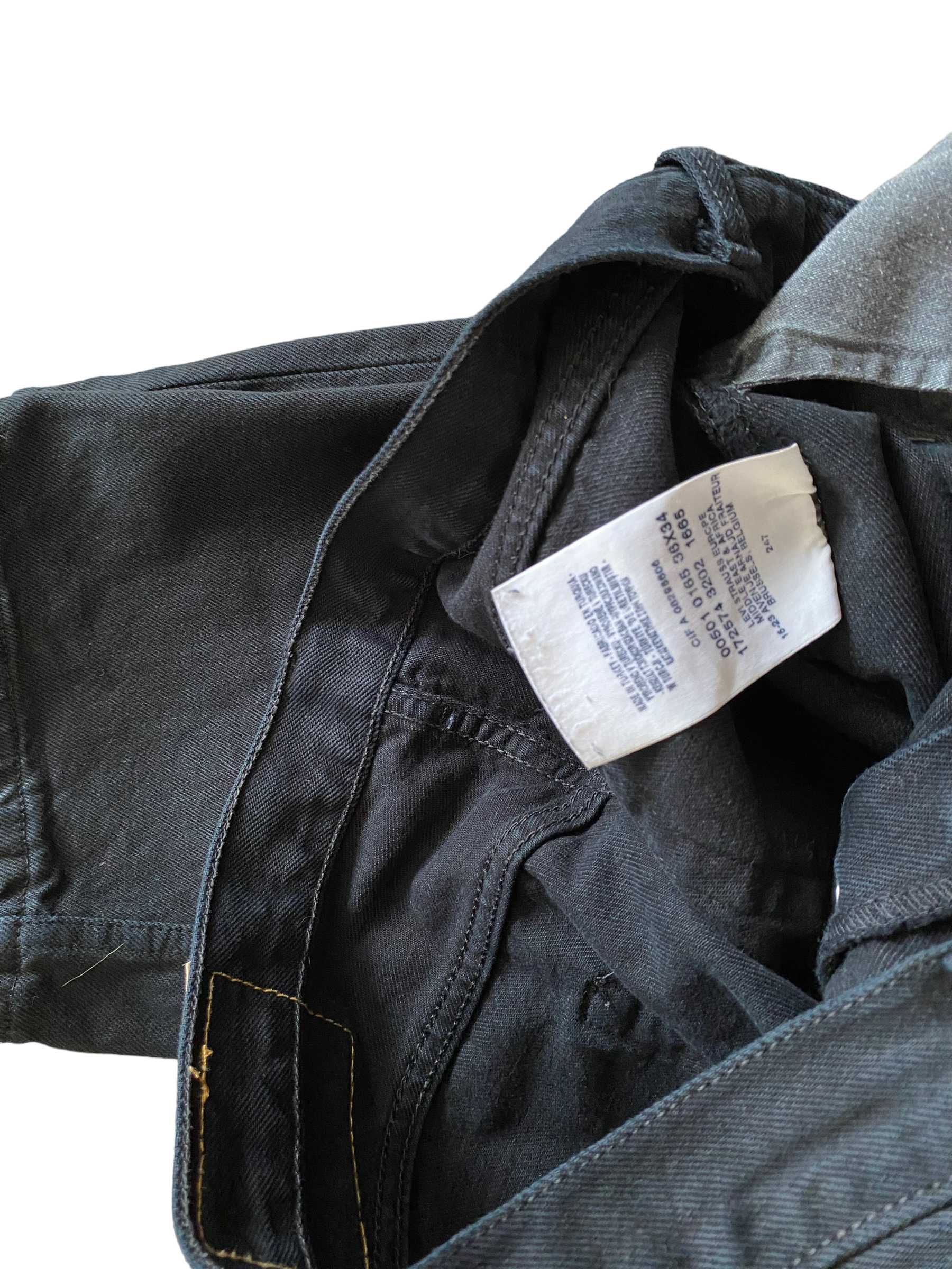 Levi's 501 z przetarciami, W36/L34, stan bardzo dobry