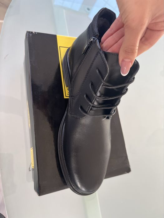 Класичні зимні чоловічі черевики