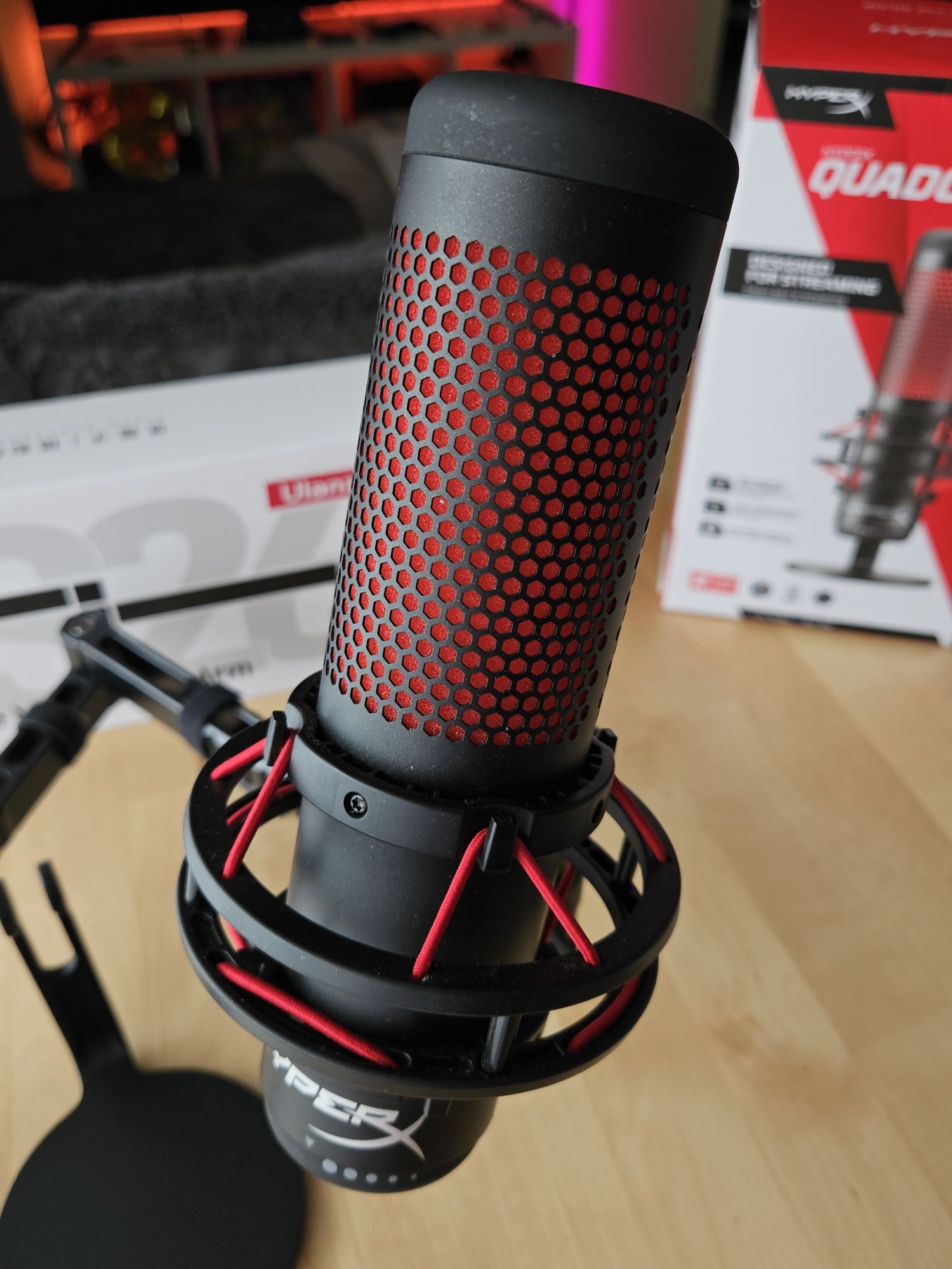 HyperX QuadCast + Ramię Ulanzi LS28 – Profesjonalny zestaw do streamin