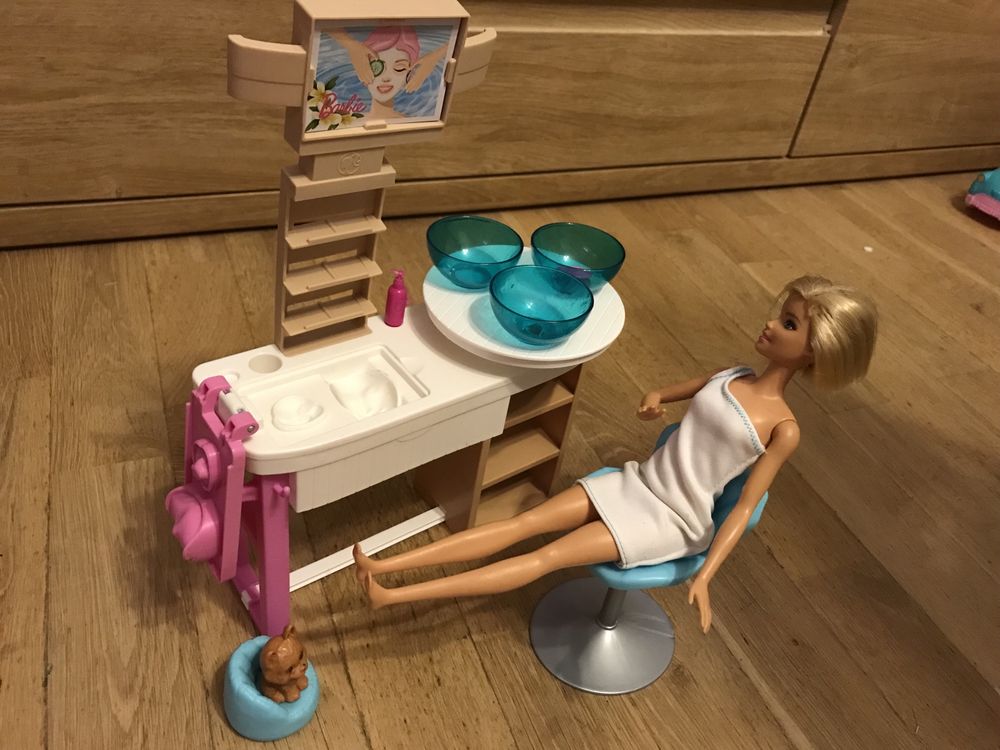 Barbie salon spa