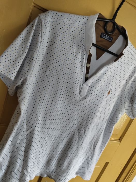 Sprzedam męski T-shirt.