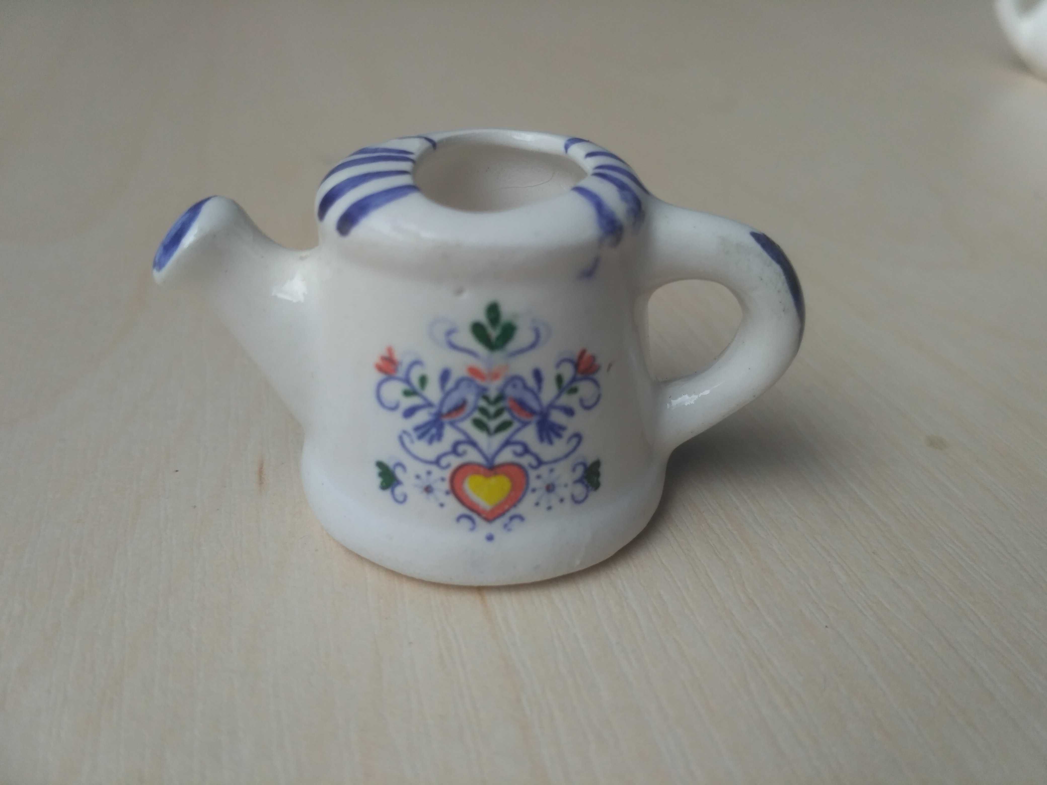 Porcelana vintage, zestaw figurek, dzbanek dla lalek, konewka, wazon