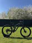 Trek Slash 9.8 XT, elektryczna sztyca RS, damper RS Vivid Ultimate.