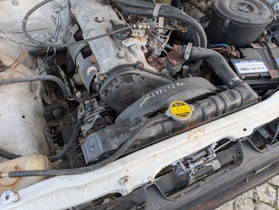 Vendo carrinha Toyota Hilux LN40