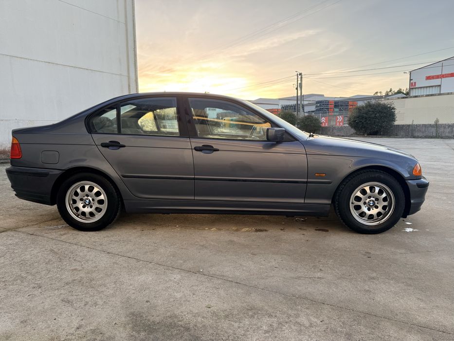 BMW 318i a Gasolina