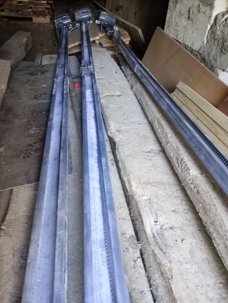 Brama garażowa elektryczna / mechaniczna 2,50x2,60, 3,10x2,80