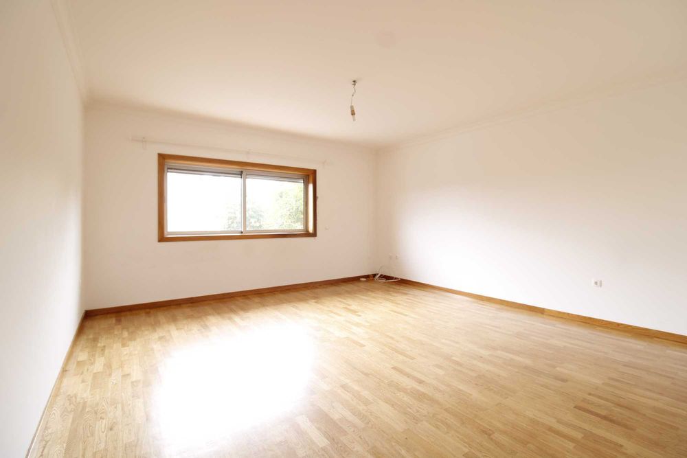 Apartamento T2 Arrendamento Metro Carreira