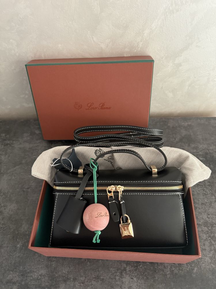 Сумка Loro Piana Extra Pocket 20 in Smooth Leather шкіра