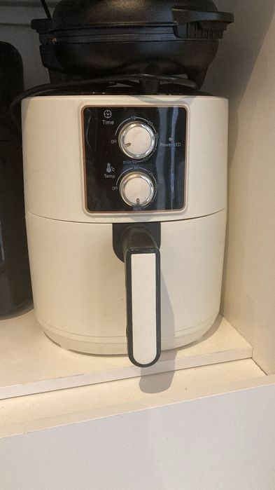 Air fryer praticamente novo quase nunca foi usada