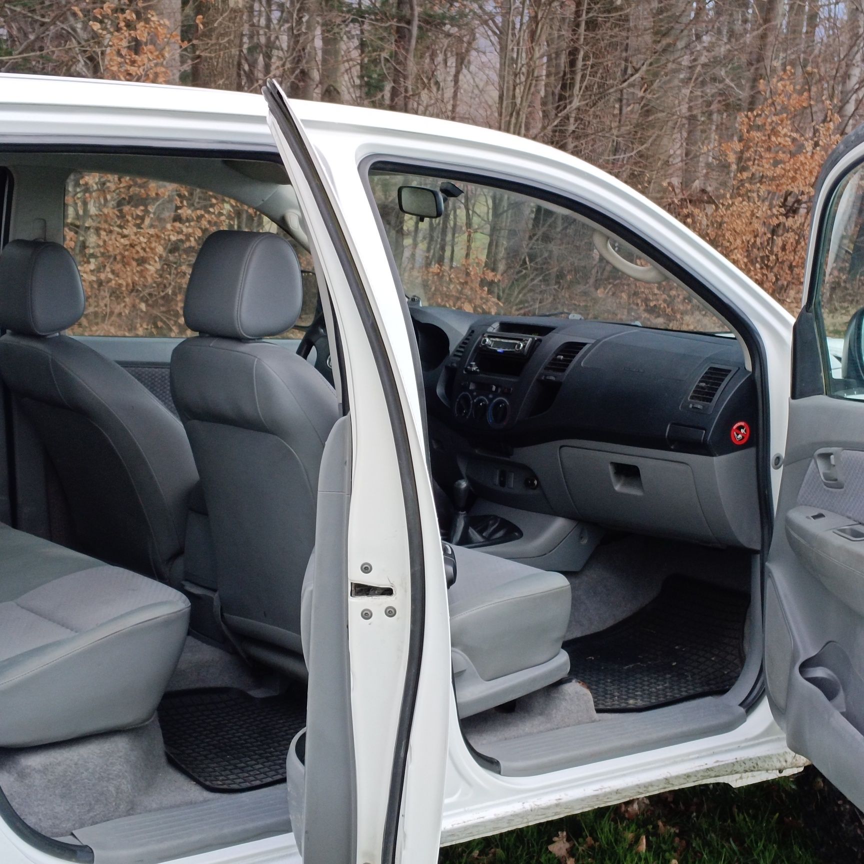 Toyota Hilux 5.osobowy