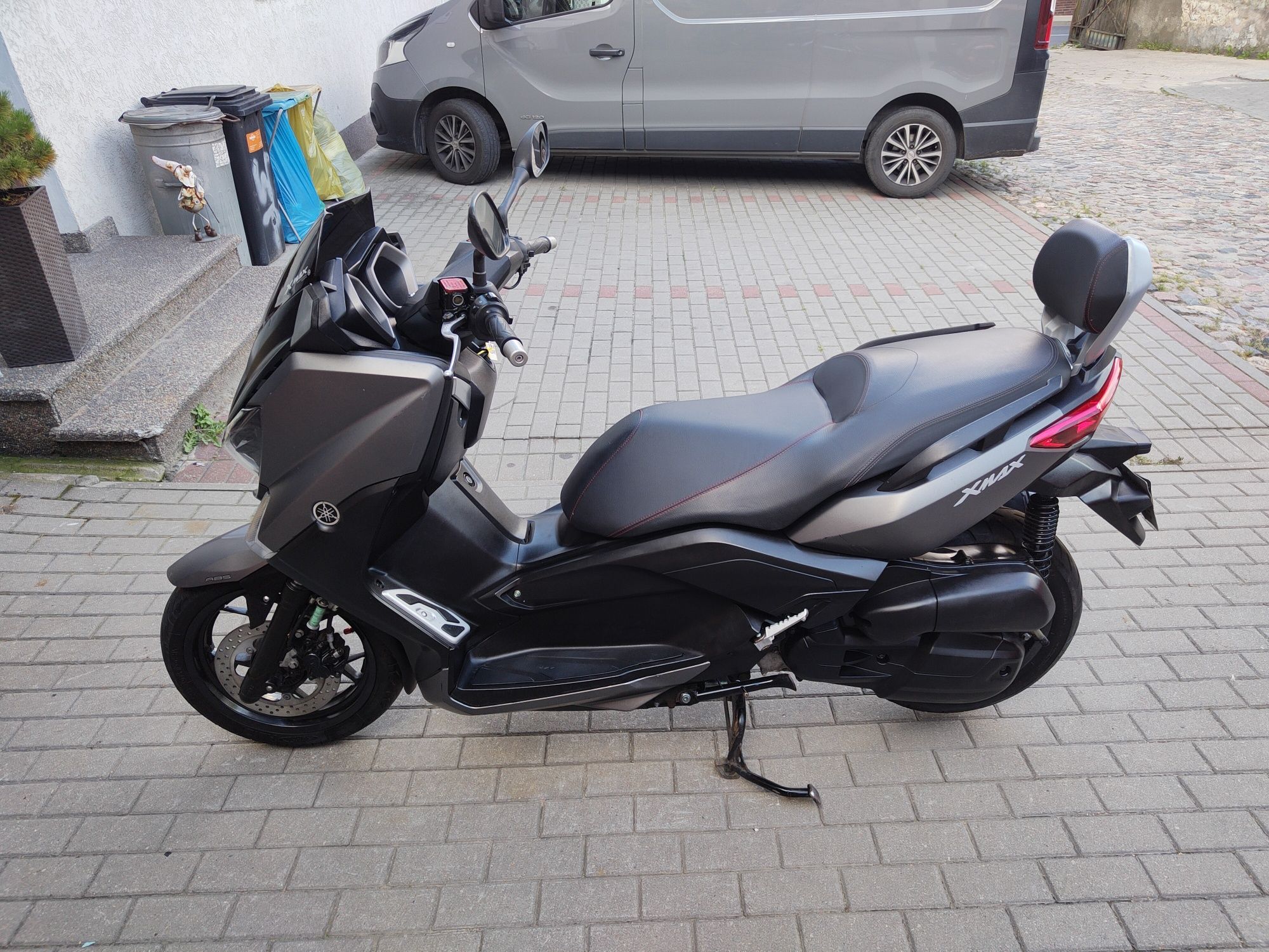 Yamaha X-Max 125 Transport