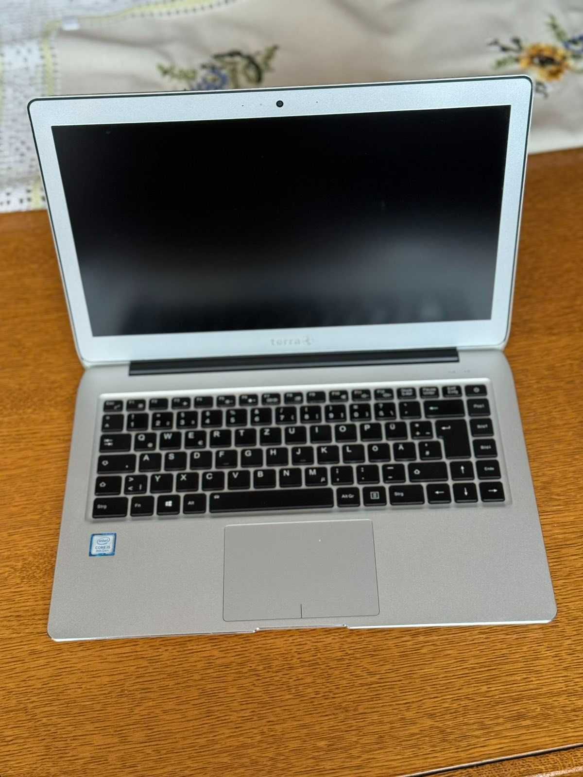 Ноутбук Terra Mobile 1460p/i5-8200Y/8GB/SSD 256/метал