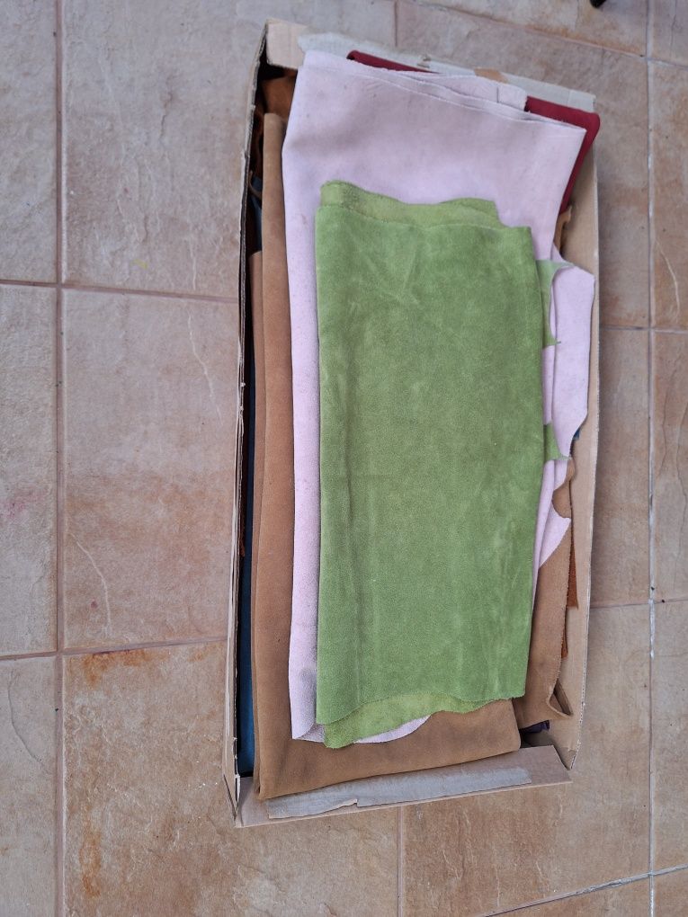 Camurças de diferentes cores