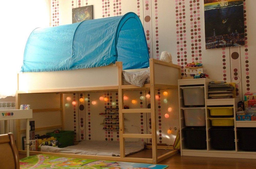 Ліжко IKEA KURA з матрацом після хімчистки та синім наметом