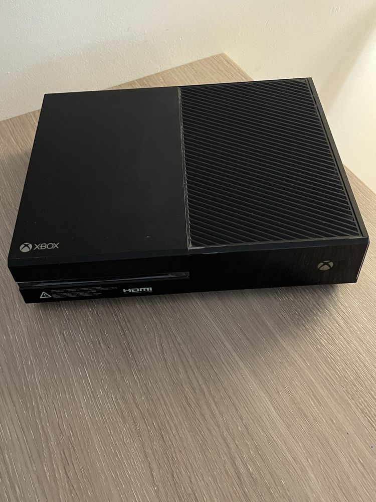 Xbox One + Kinect + 4 gry