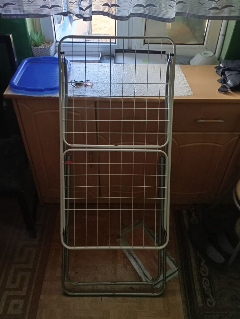 Suszarka metalowa do ubrań