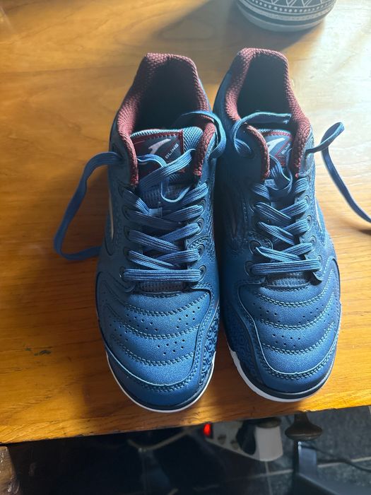 Tenis novos mas sem caixa  tamanho 42