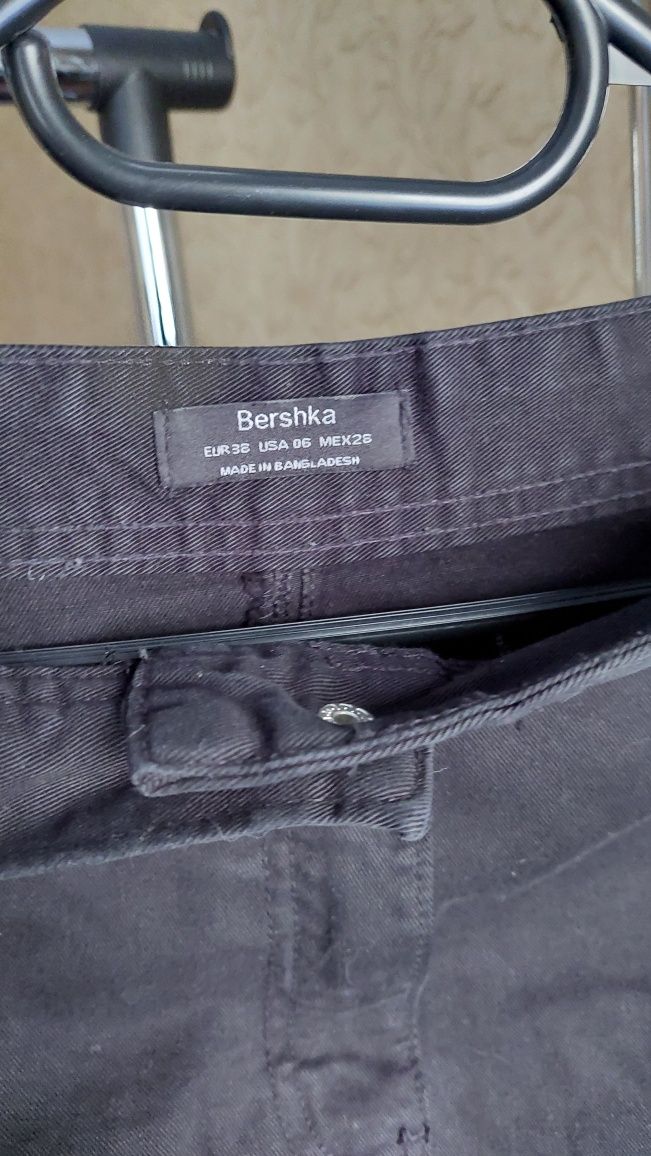 Спідниця Bershka жіноча