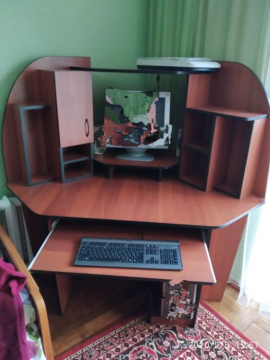 Продам компютерний стіл