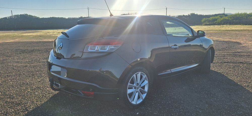 Renault Mégane Coupe de 5 lugares em excelente estado
