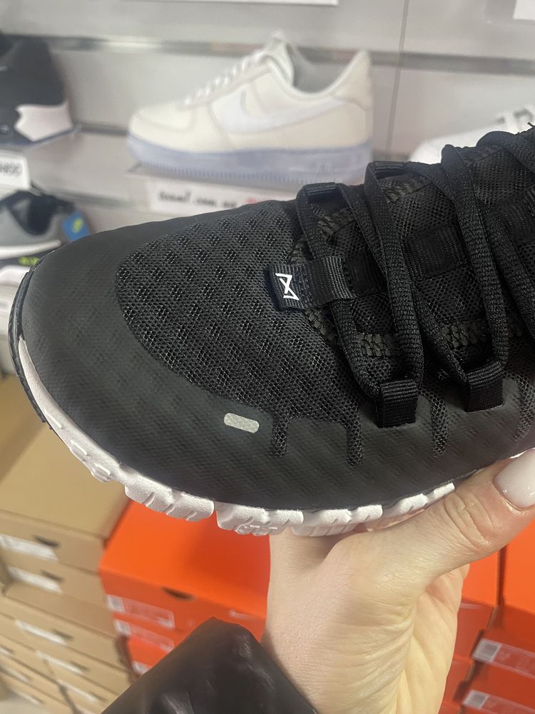 Кросівки Nike Free Metcon 5 DV3949-001 кроссовки