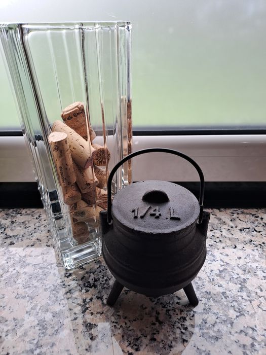 Panela de ferro fundido antiga 1/4 Litro - NOVA!