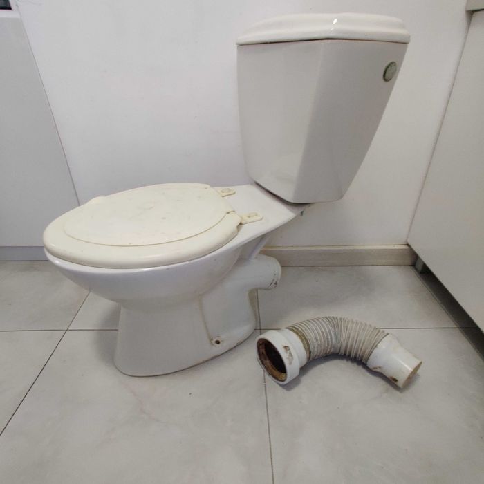 Унитаз компакт c бачком и гофрой полный комплект