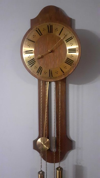 Zegarek drewnany nakręcony