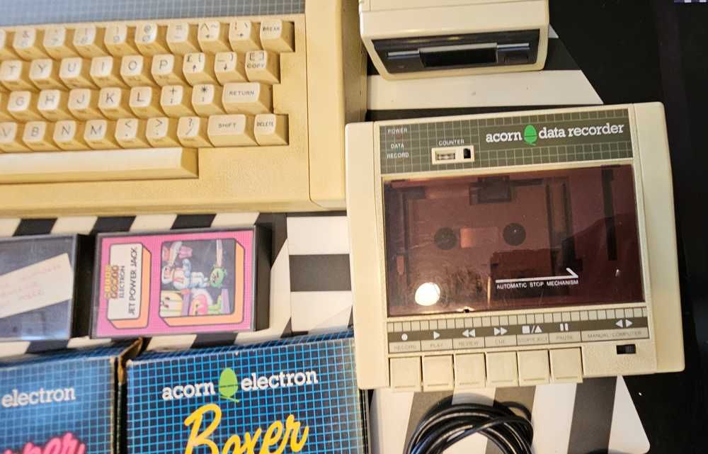 Komputer Acorn electron + Plus 3 + magnetofon + 5 gier