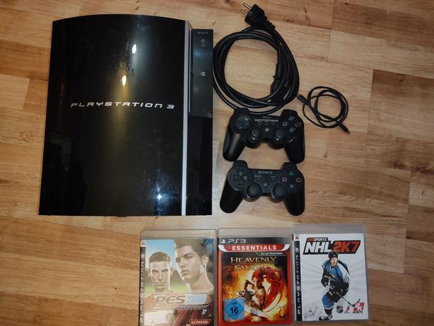 PlayStation 3 Fat classic 40 GB + 2pady + gry