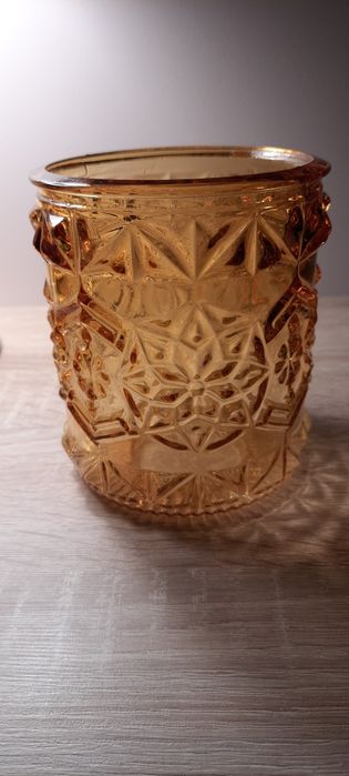 Przepiękny klosz o bursztynowym kolorze