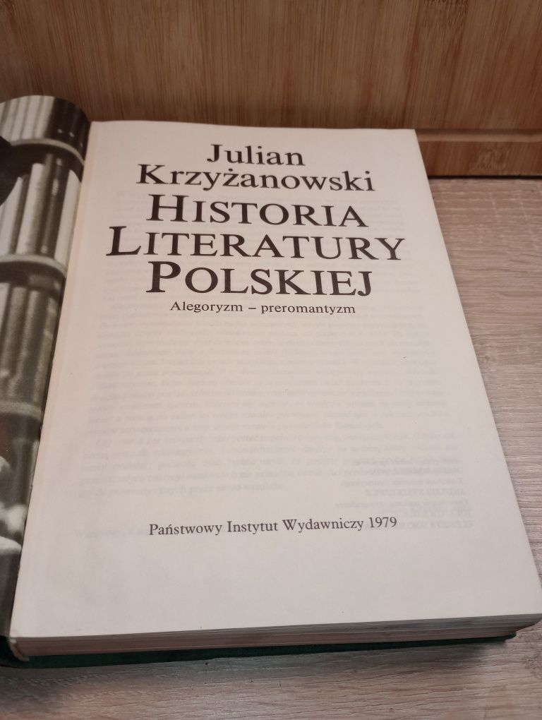 Historia literatury polskiej. Julian Krzyżanowski