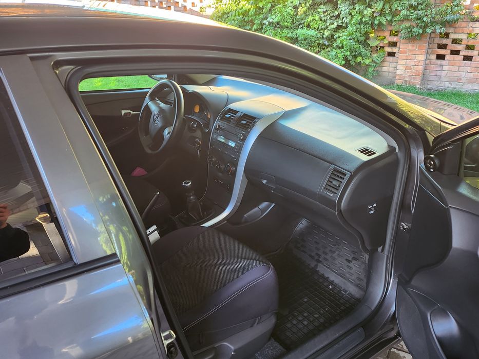 Продам автомобіль Toyota Corola