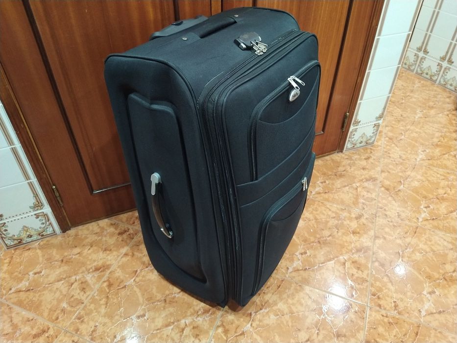 Mala malas de porão até 32kg bastante grande casa quarto apartamento.