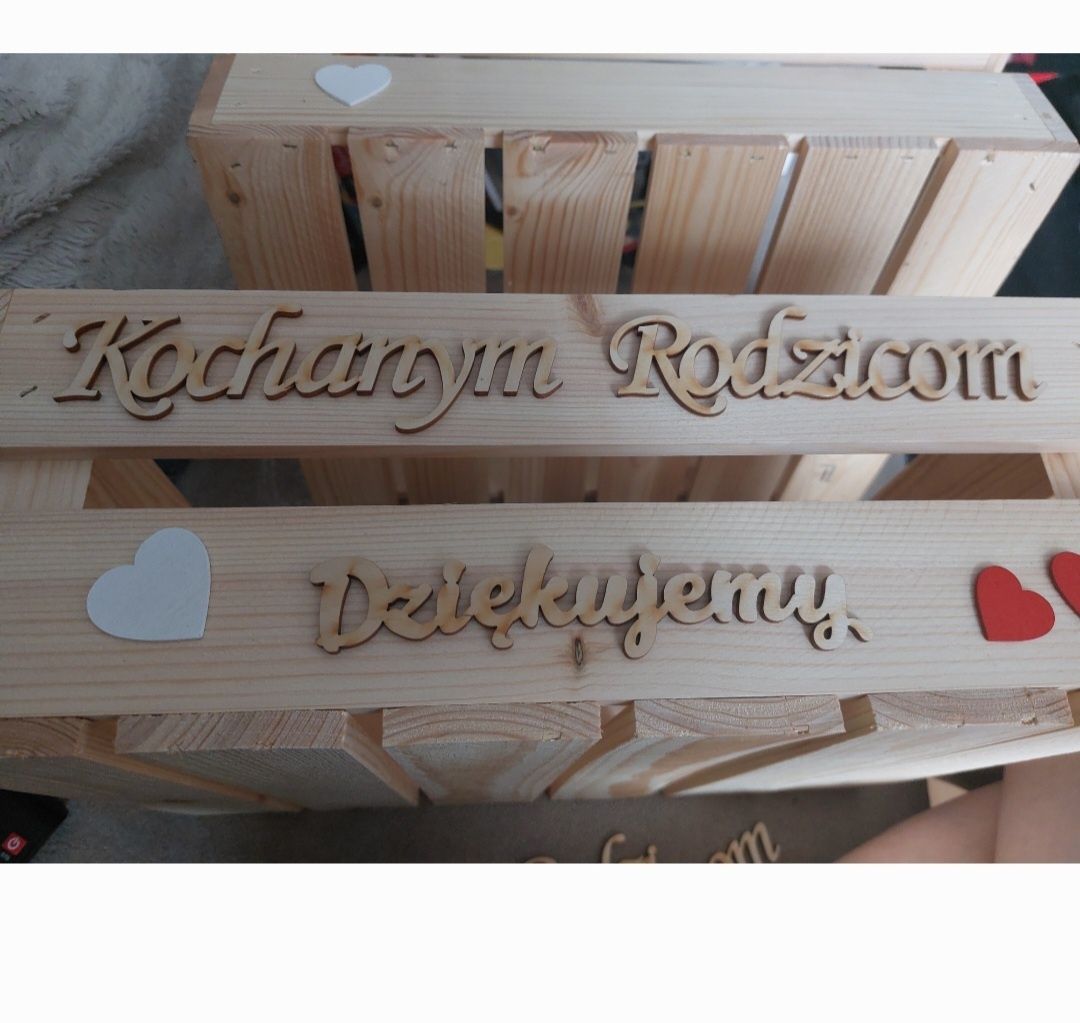 2 duże Skrzynki jasnobrązowe  z napisem Kochanym Rodzicom dziękujemy 2