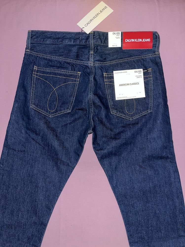 Wyprzedaż spodnie męskie Calvin Klein Jeans.