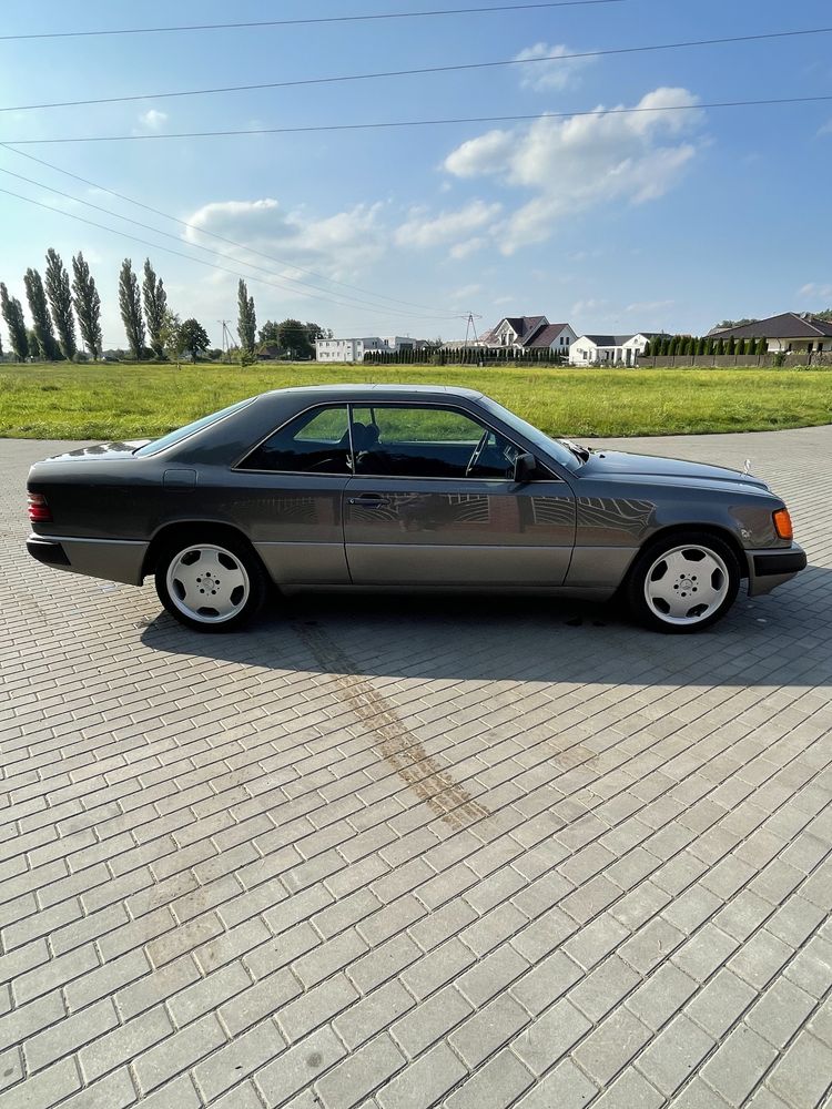 Mercedes124. Coupe