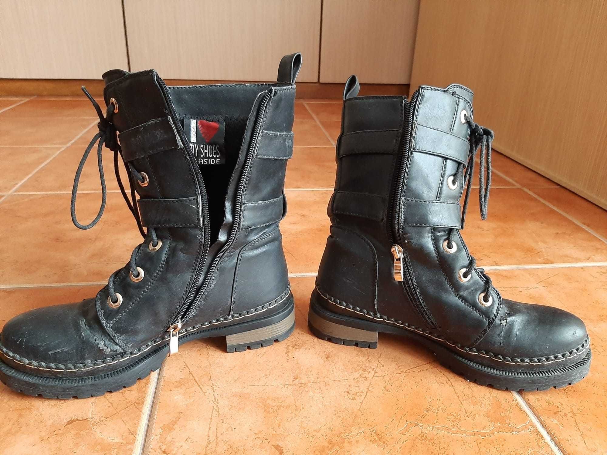 Botas em bom estado