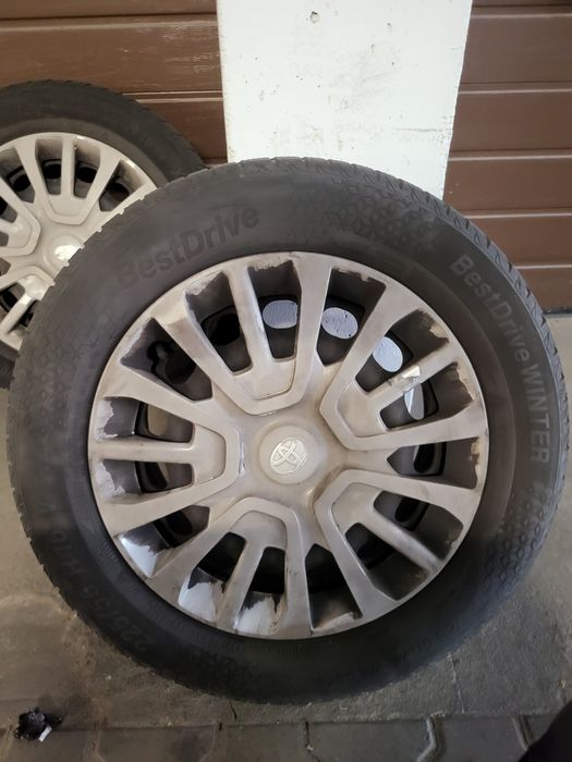 Komplet opon zimowych 225/55 R16