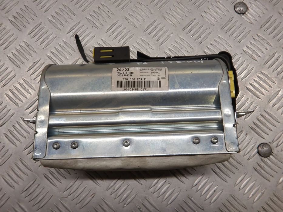 PASSAT B5 FL SEDAN 2.5 TDI 4MOTION PODUSZKA AIRBAG PASAŻERA 3B0880204F