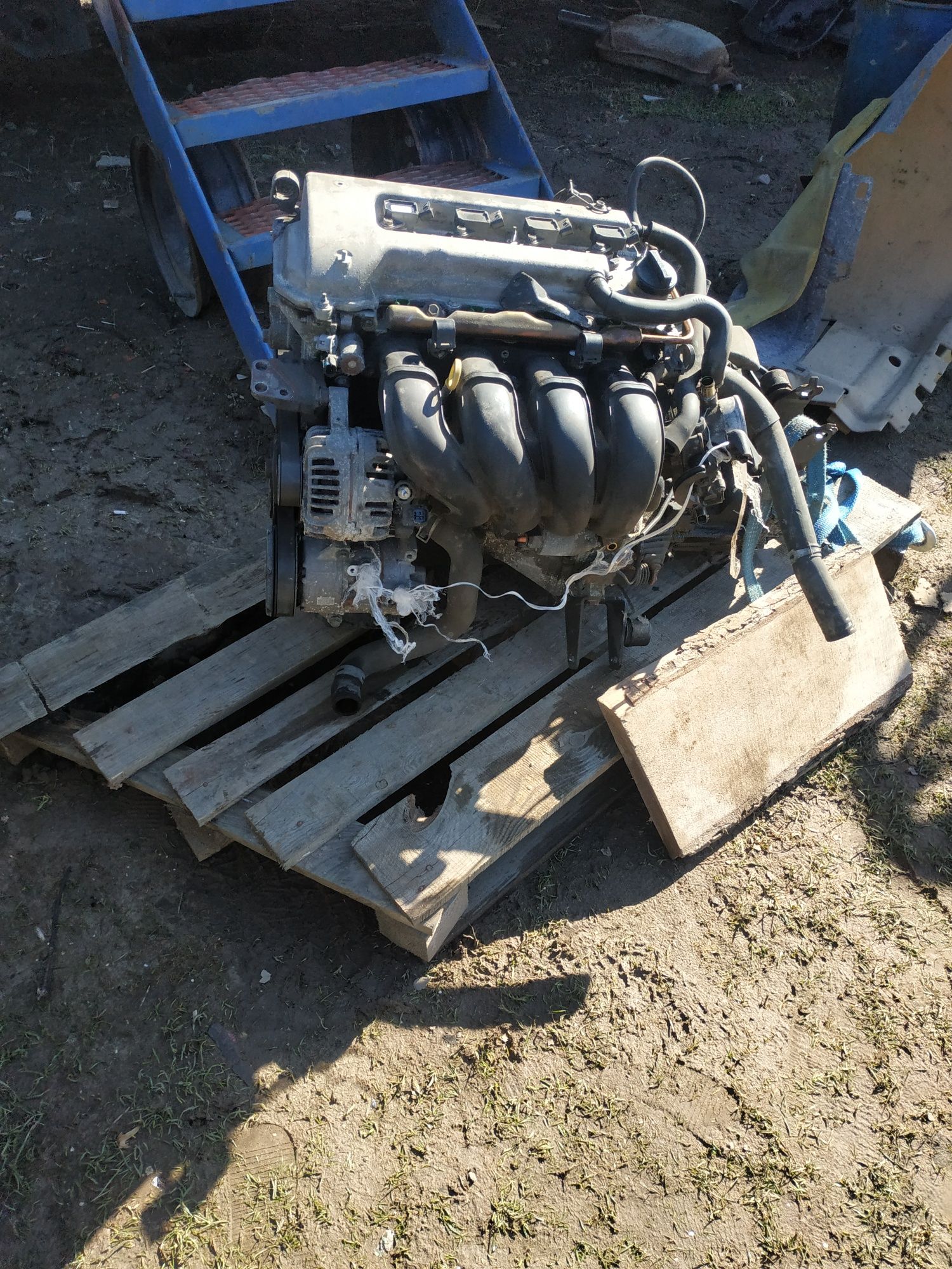 Двигун двигатель  TOYOTA Avensls T25 1,8 бензин
