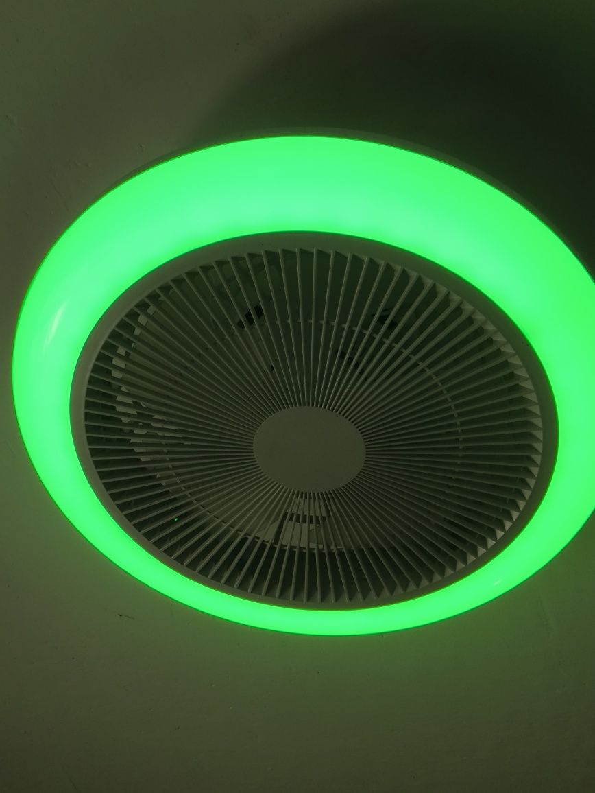 Sprzedam oświetlenie LED RGB z wiatrakiem