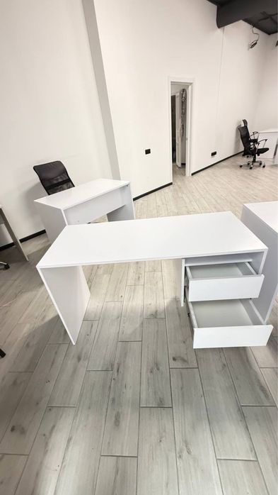 Офісні меблі б/у